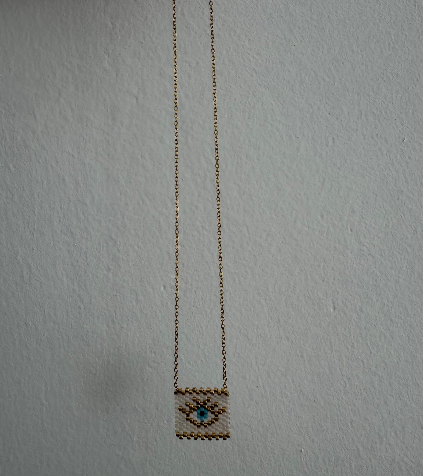 The white eye Necklace